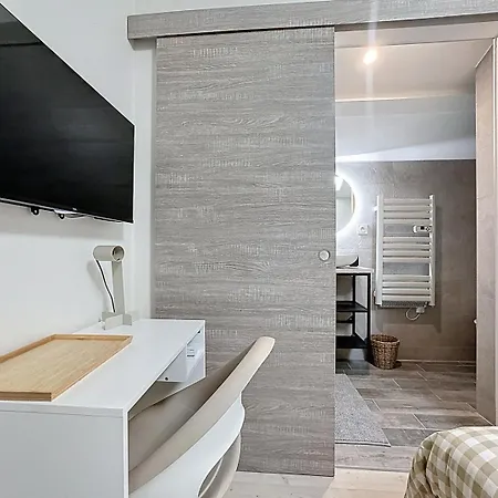 Homestay Juliana - Centre - Et Salle De Bain Wc Privee - Cuisine Partagee