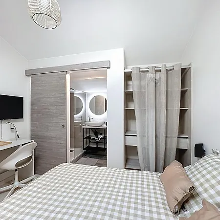 Homestay Juliana - Centre - Et Salle De Bain Wc Privee - Cuisine Partagee Anse