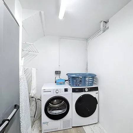 Juliana - Centre - Et Salle De Bain Wc Privee - Cuisine Partagee Homestay Anse